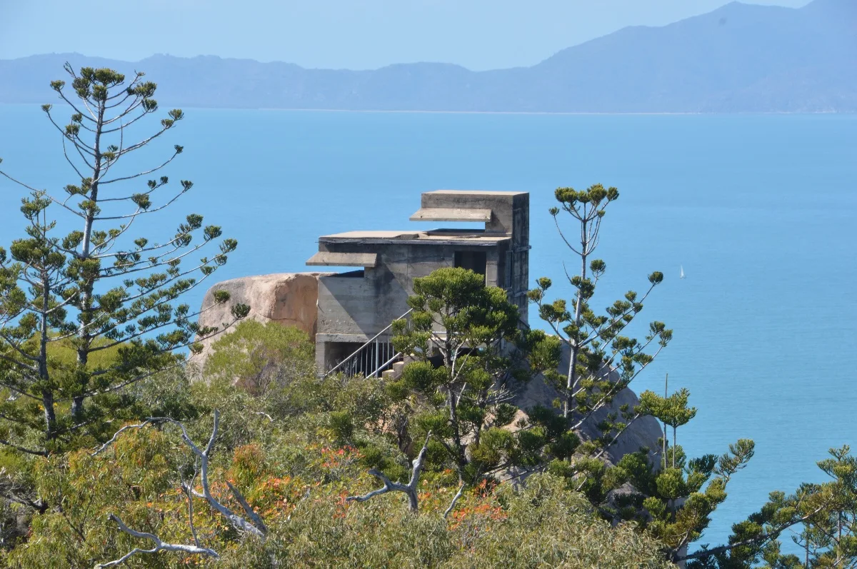 A lookout post from The Forts overlooks the blue waters of Magnetic Island.