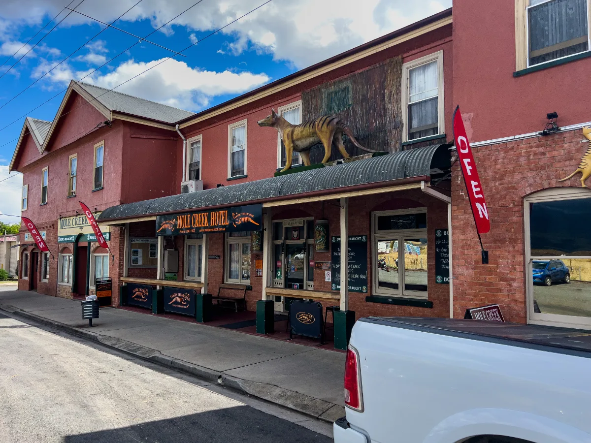 The Mole Creek Hotel with its famous Tasmanian Tiger statue standing guard on the front awning.