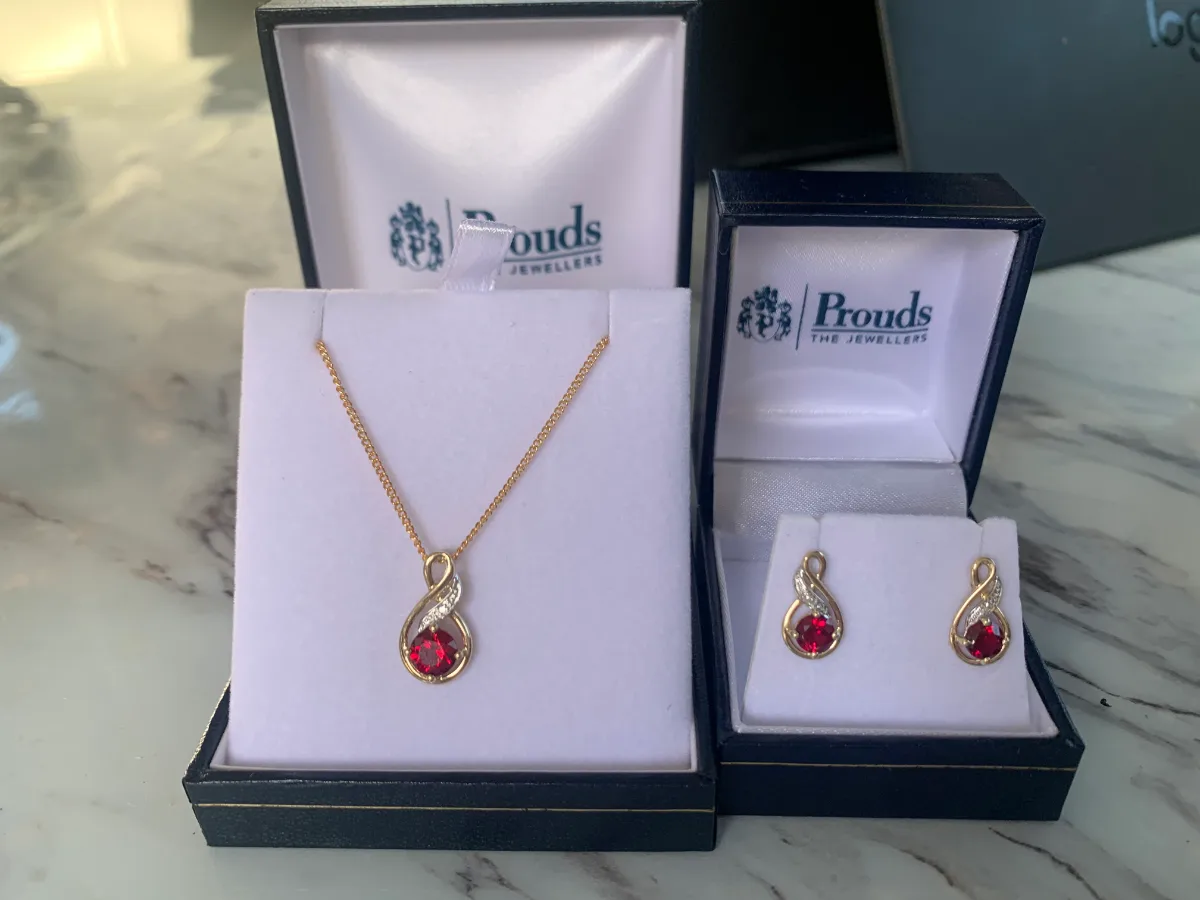 A sparkling ruby tribute for forty wonderful years together—Lisa was over the moon with this anniversary surprise.