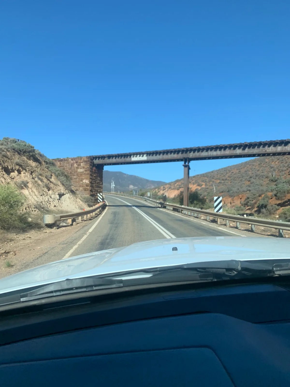 On the road to Quorn, the Flinders Ranges slowly came into view.