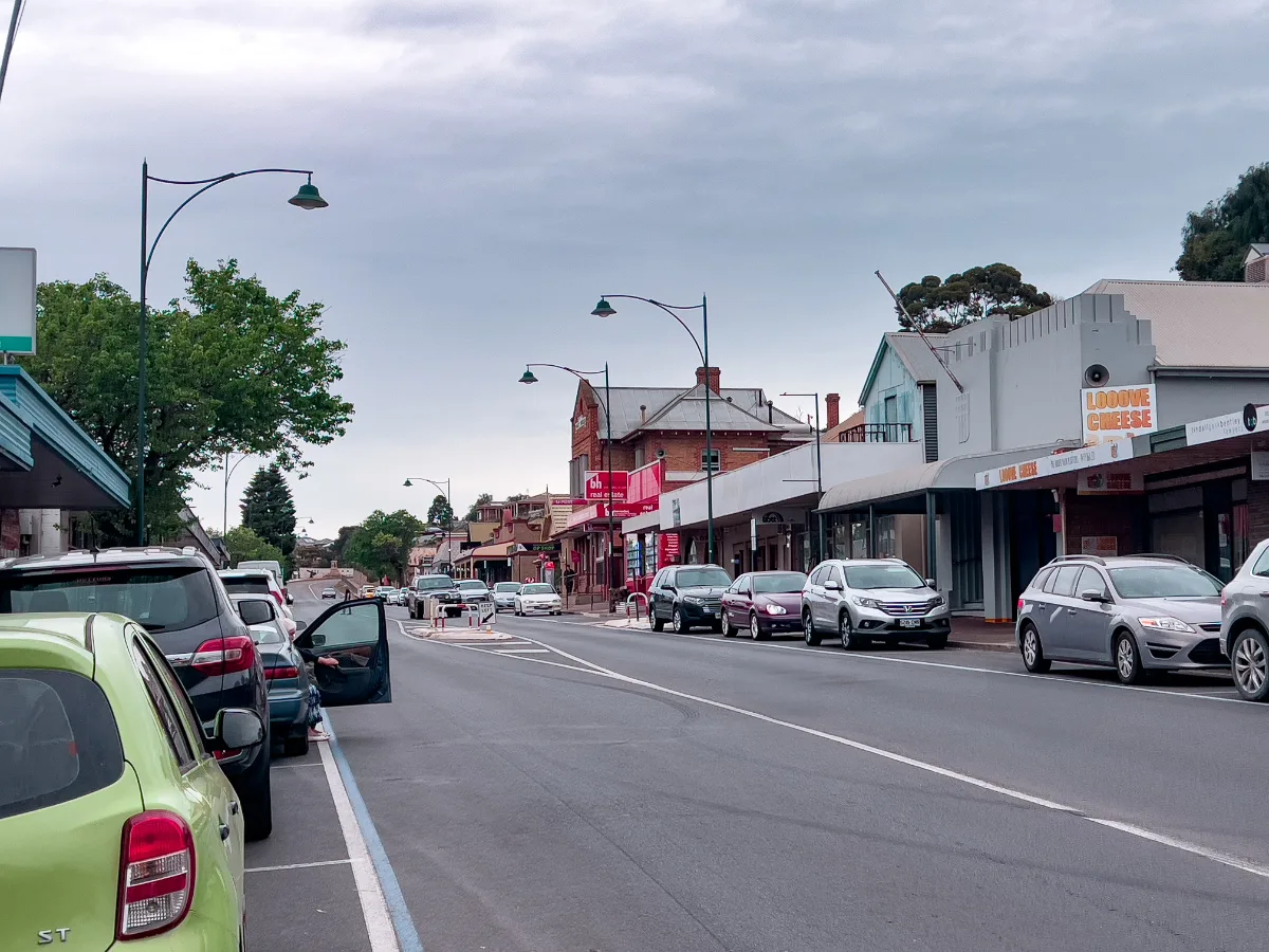 A peaceful street in Mannum showcases the town's quaint atmosphere.