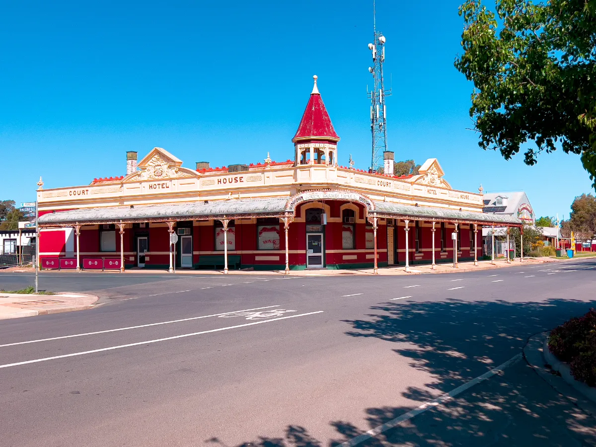 The Court House Hotel in Nathalia dominates the streetscape with its vibrant colors and classic architecture.