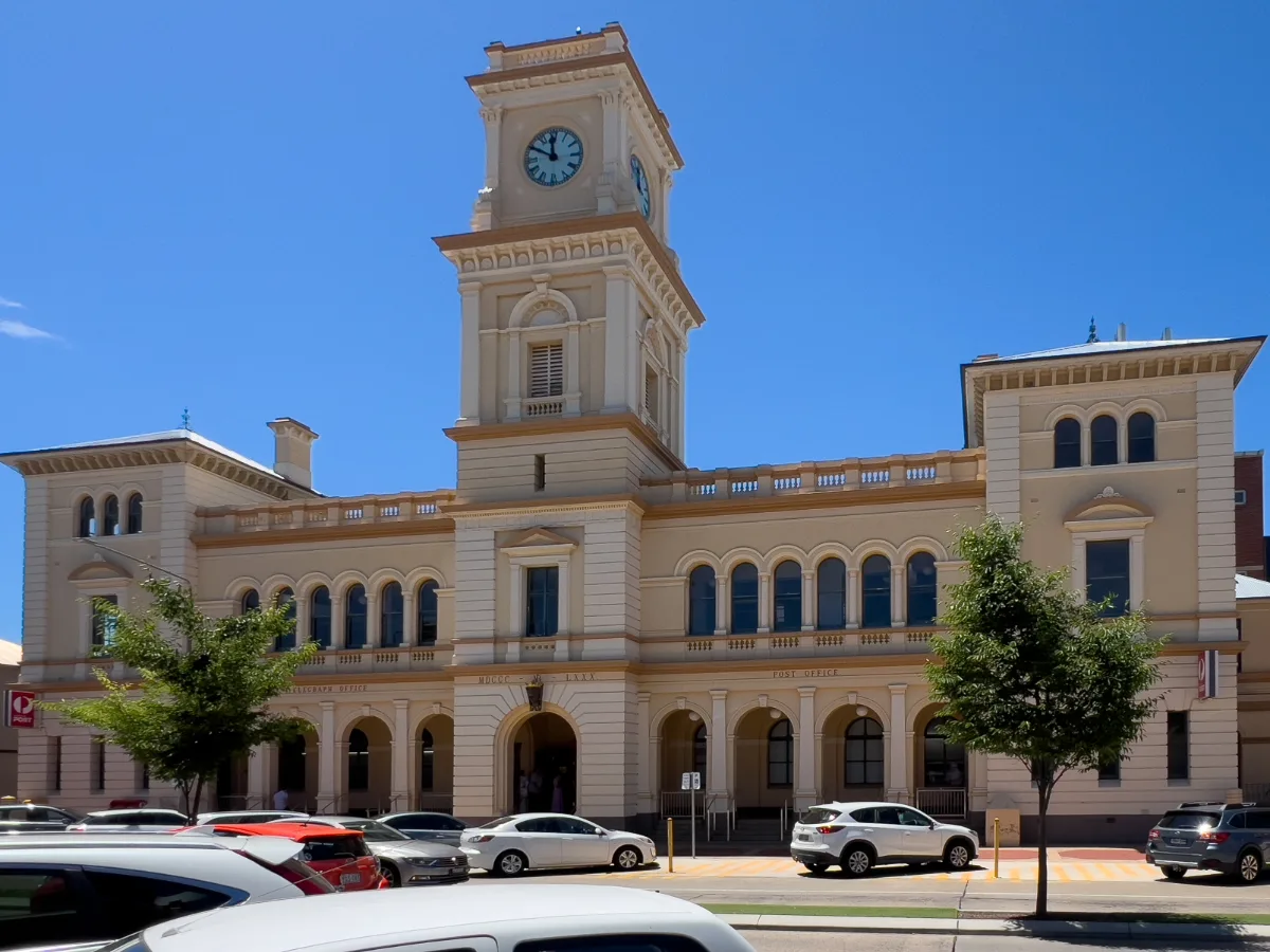 Goulburn Post Office: A testament to Victorian-era civic pride.