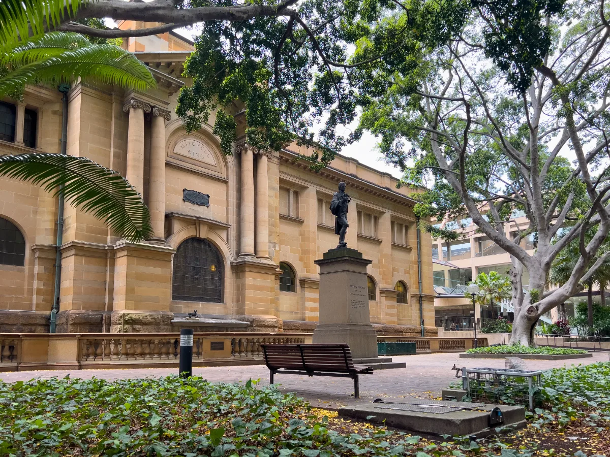 A quiet corner of the Art Gallery's garden offers a respite from the urban bustle.