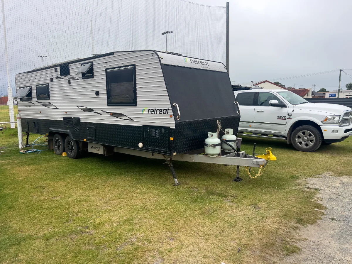 Our rig nestled into the last available spot at the Lakes Entrance Showgrounds.