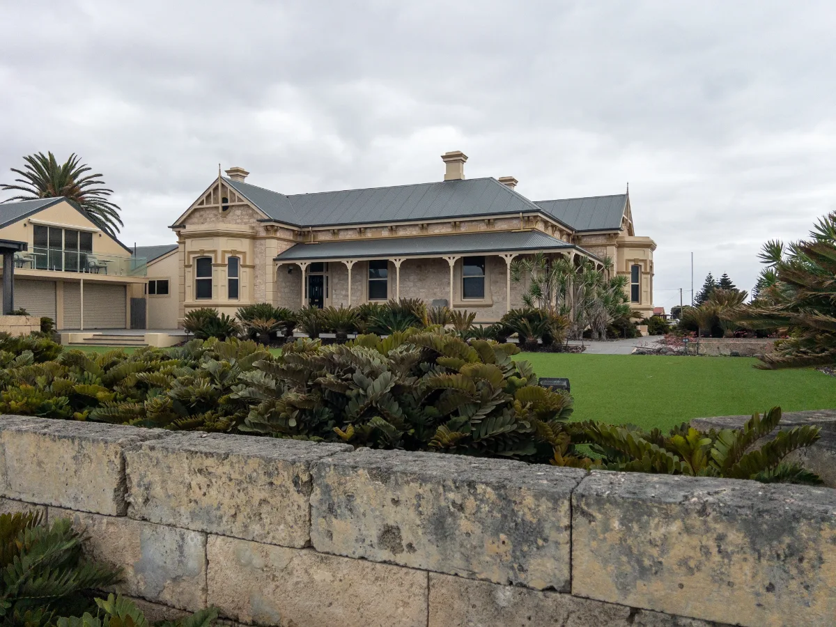 A distinguished building in Edithburgh. The historic architecture reflecting days gone by.