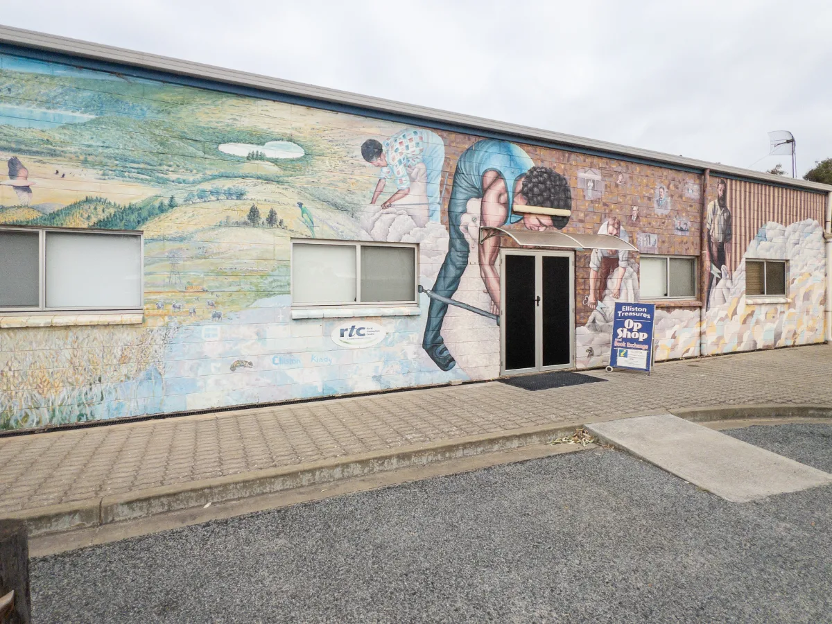 Another wall in Elliston is painted with a mural showing scenes of agriculture, acknowledging the hard work of local farmers.