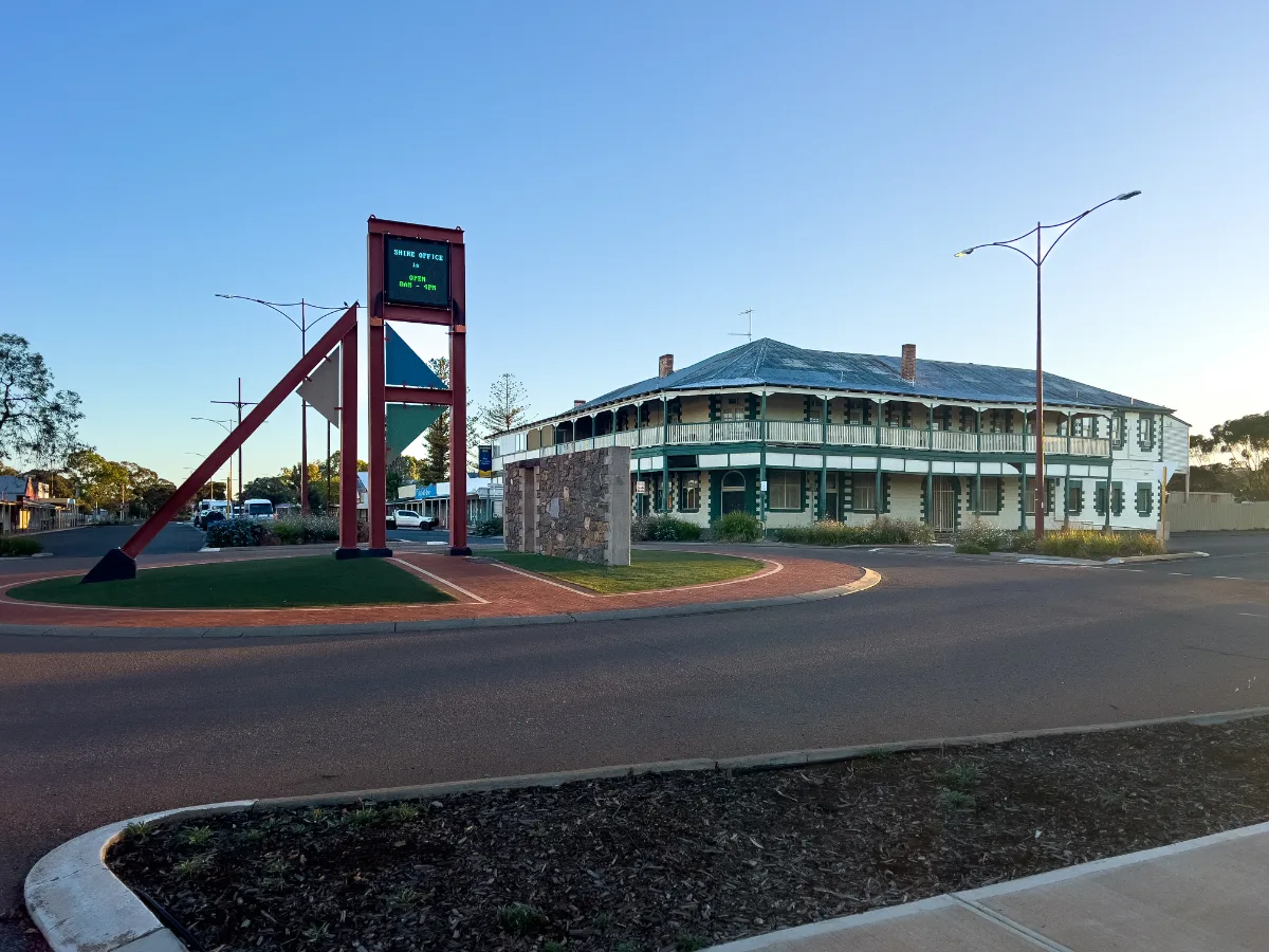 The Norseman Hotel, a classic piece of Western Australian architecture, stands ready to greet a new day.